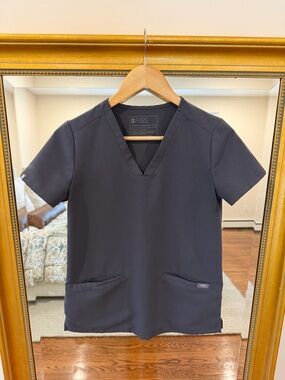 Figs Technical Collection V-Neck Scrub Top in charcoal